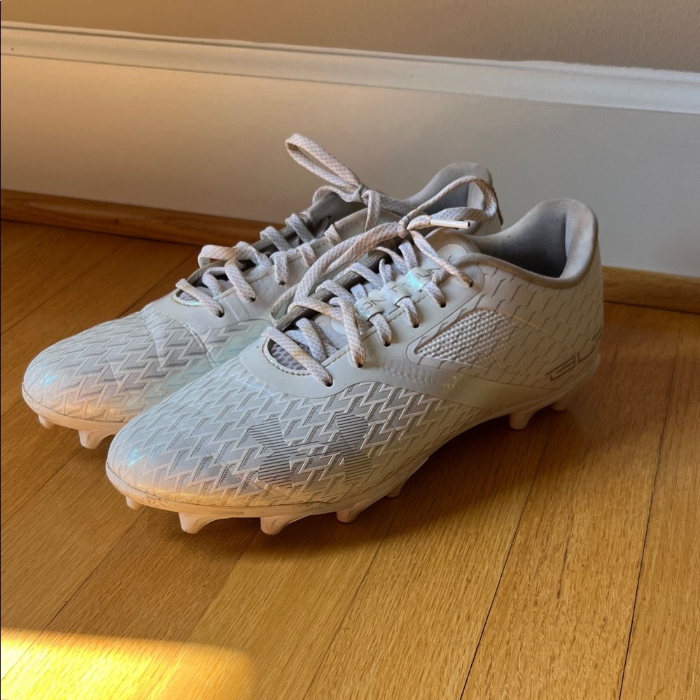 Under Armour White Football/Baseball Cleats